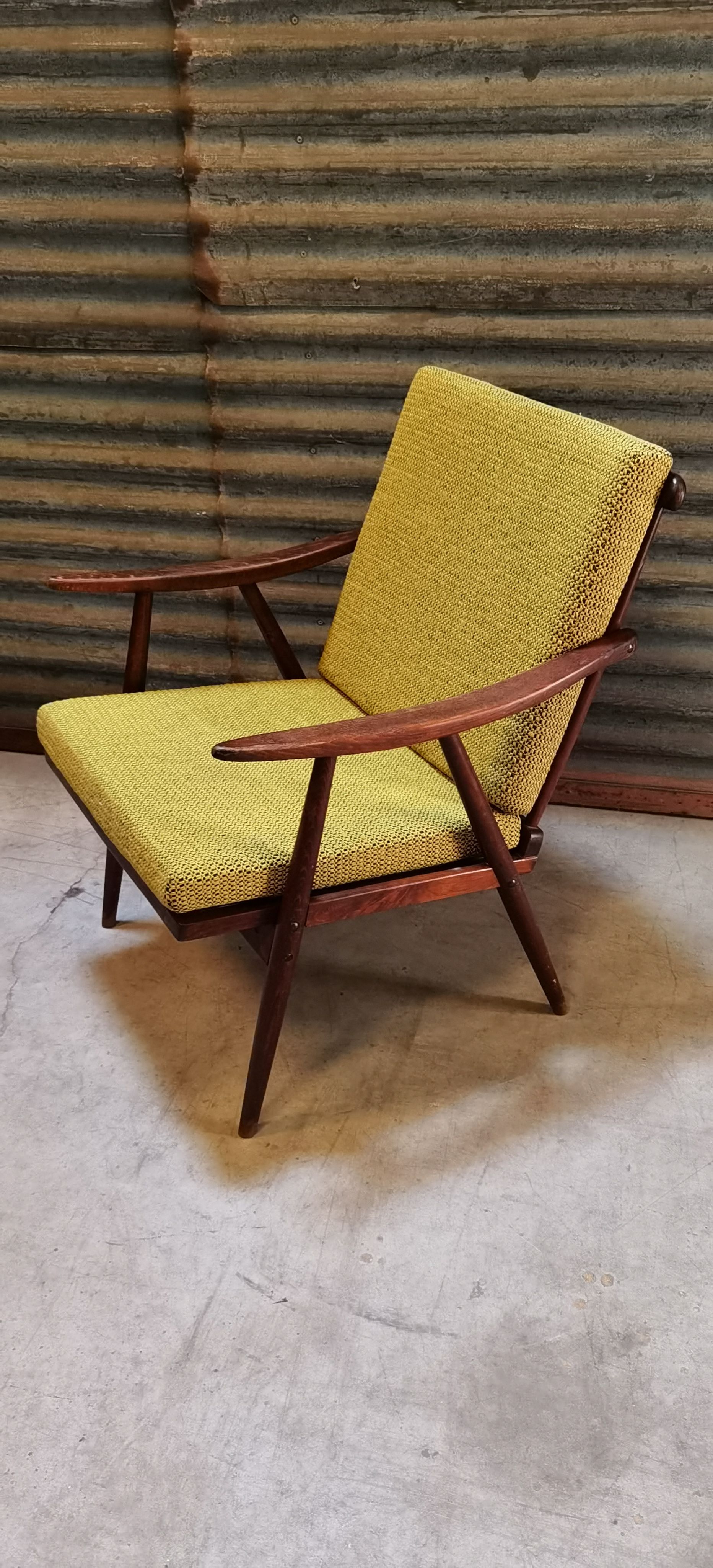 Pair of boomerang armchairs TON Bystřice (Thonet) by Antonin Suman 1960