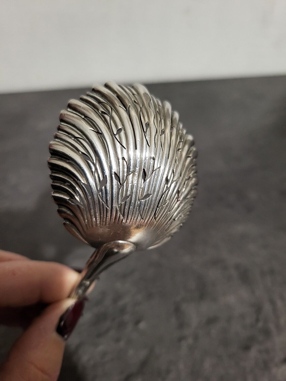 Vintage dusting spoon in excellent condition.