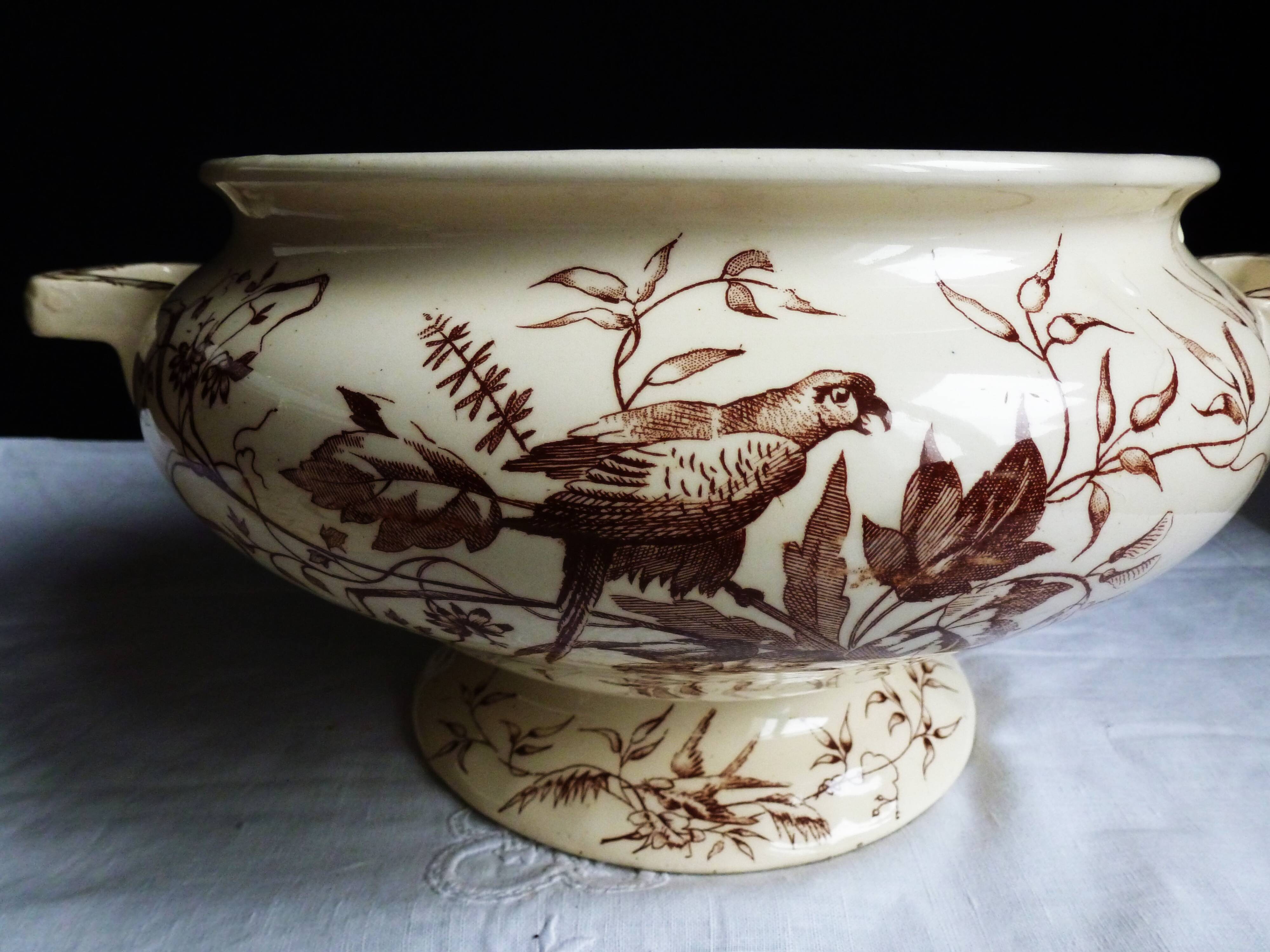 Vintage Longchamp soup tureen, vegetable dish, centre table decor.