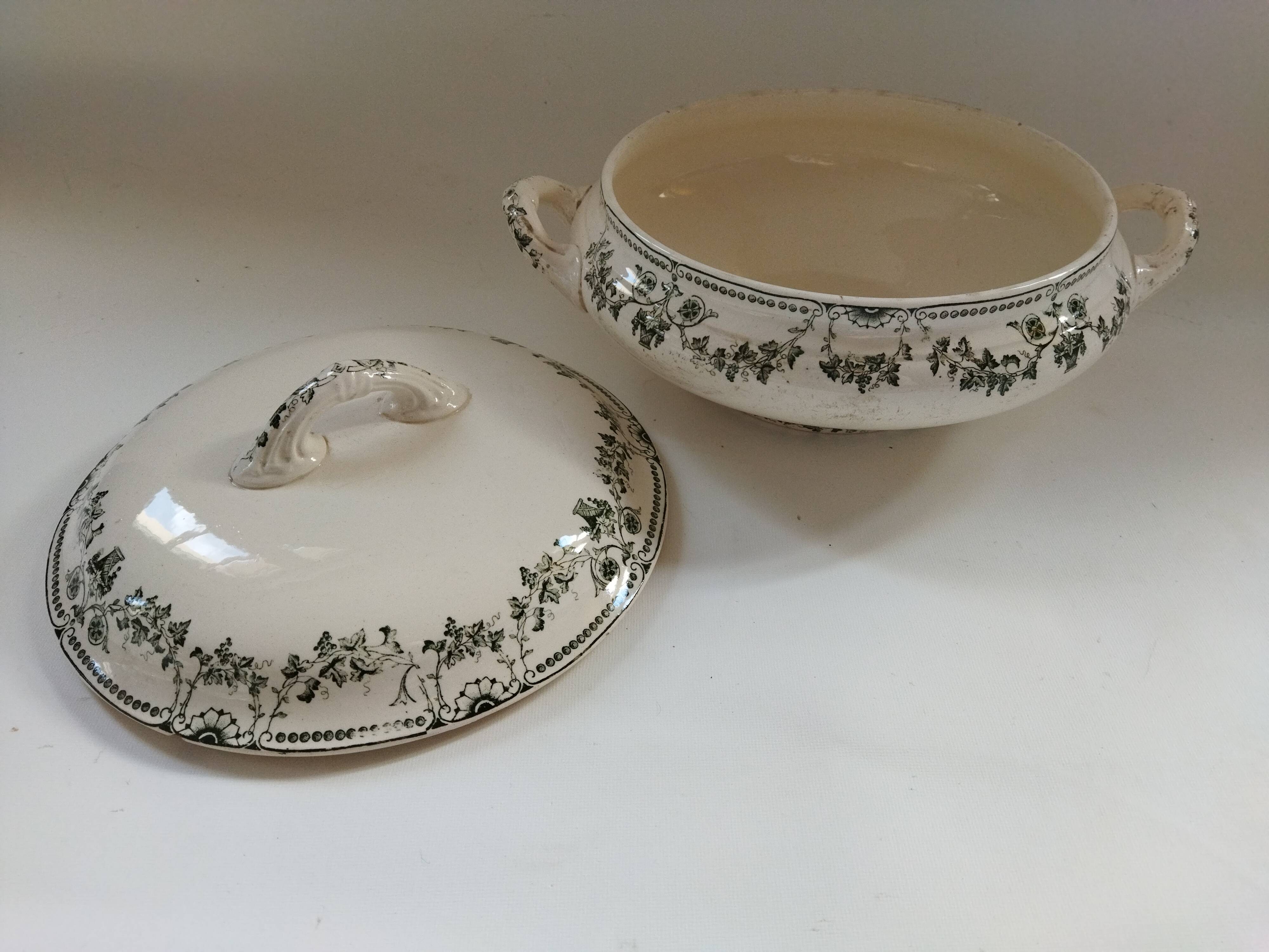 Badonviller "Champagne" iron clay vegetable dish