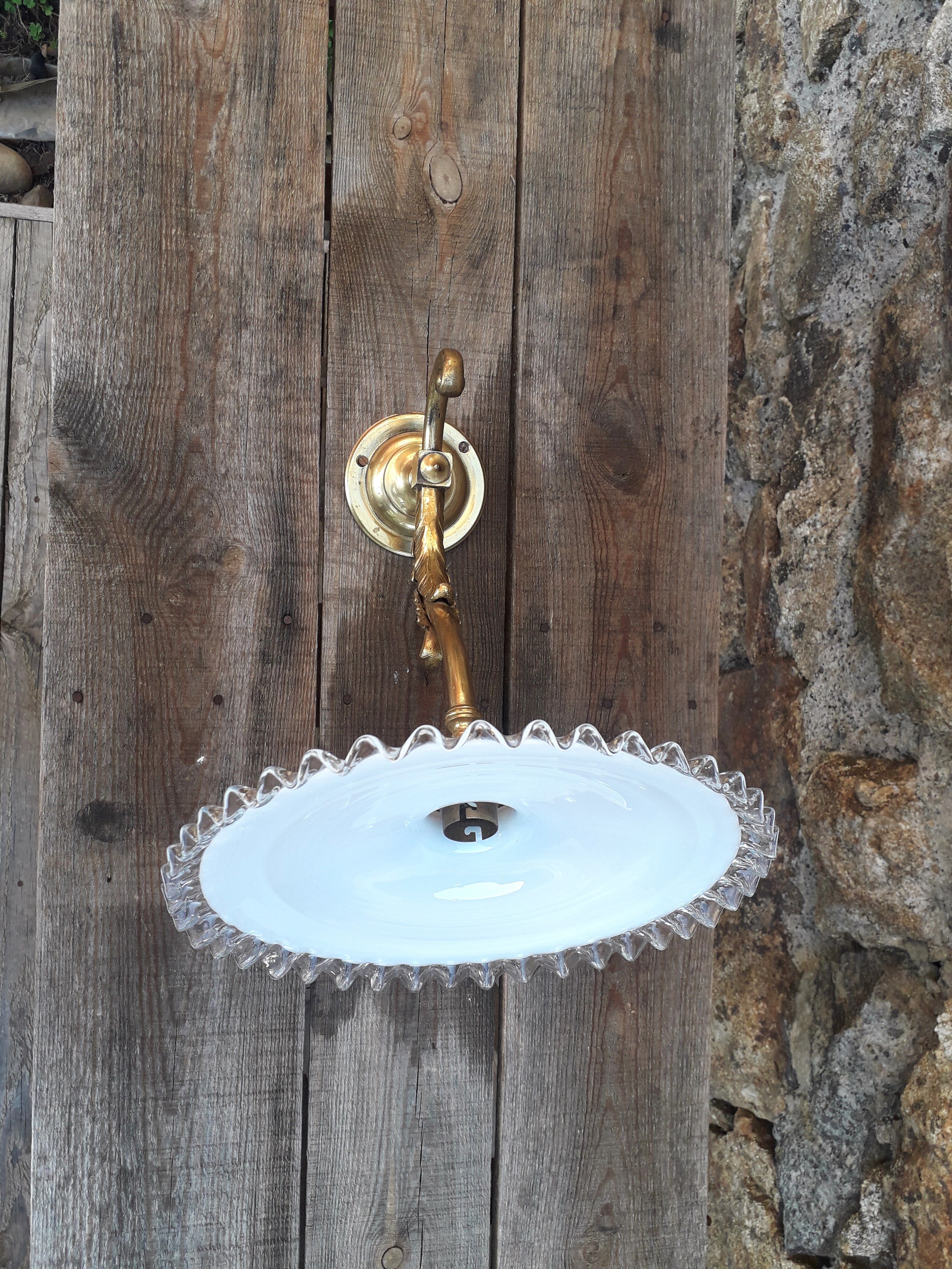 Wall lamp gooseneck bronze and serrated opaline.