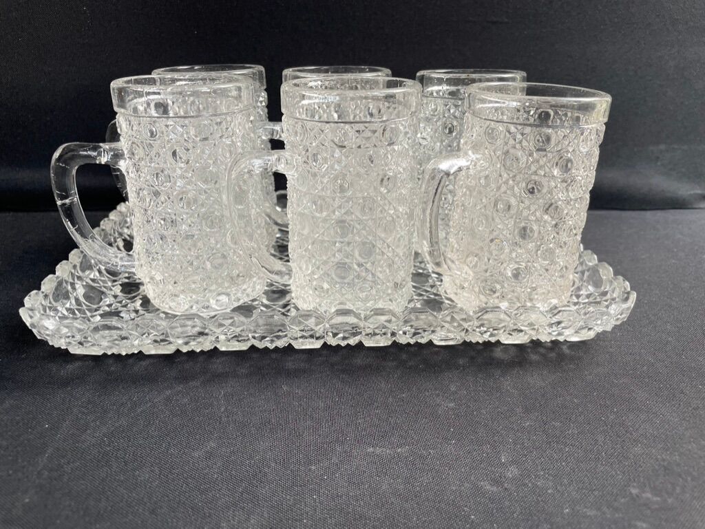 Tray and 6 mugs in blown and molded glass