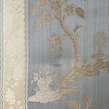 Antique Chinoiserie-style screen from the early 20th century in damask silk.