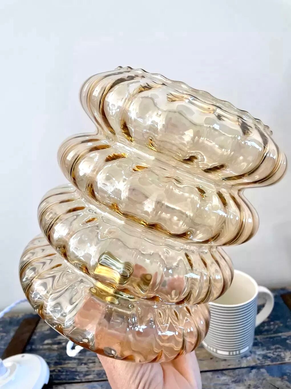 Vintage pendant lamp in electrified golden glass to nine