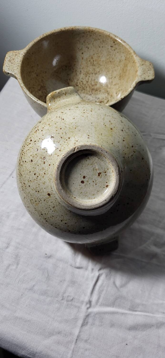 Set of 2 stoneware bowls