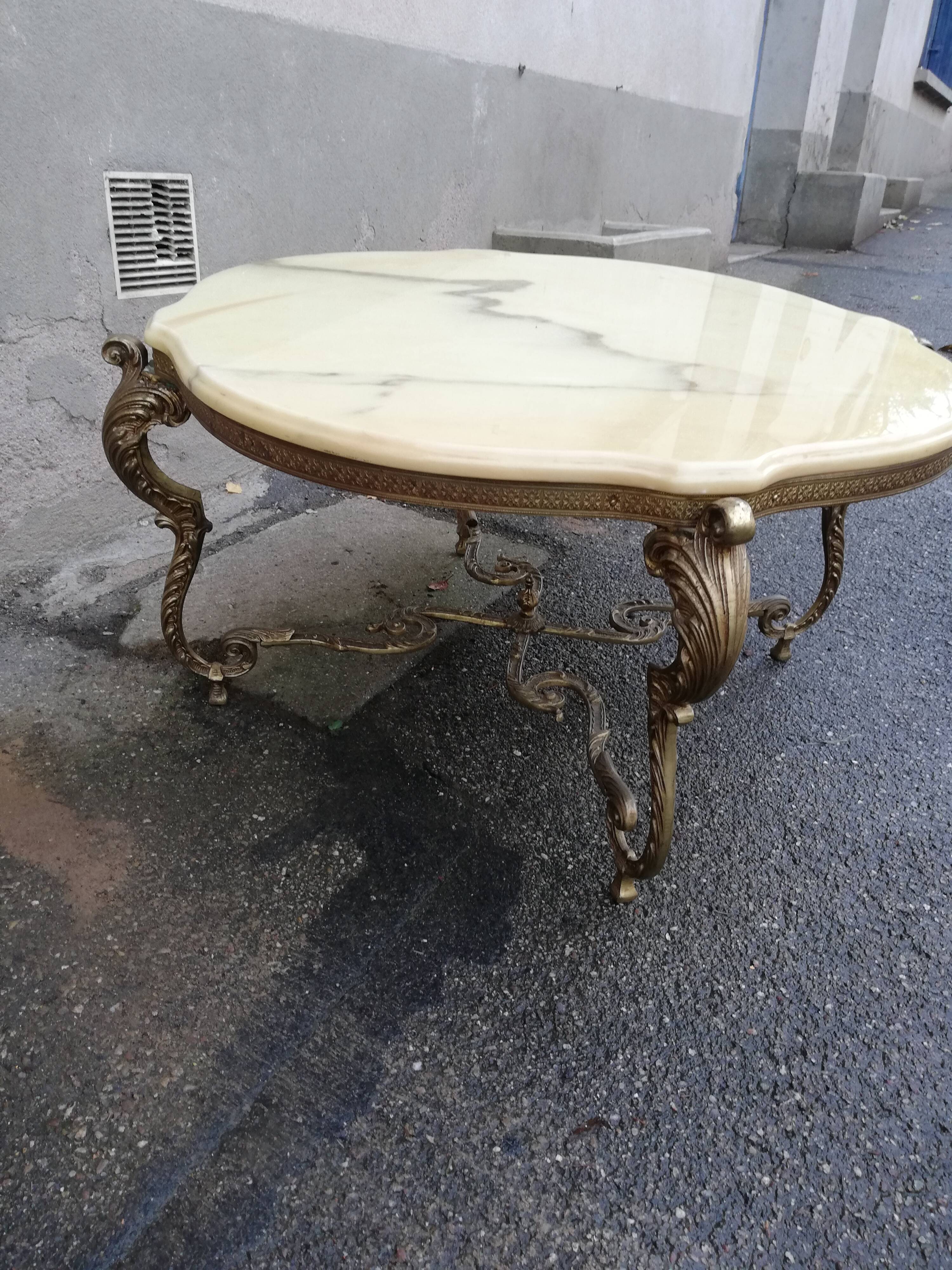 Table basse vintage bronze et marbre