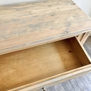Petite console