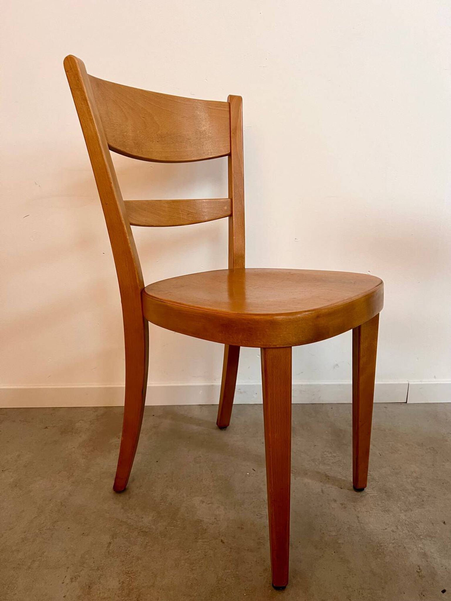 Lot 12 wooden bistro chairs by Horgen Glarus 70s vintage