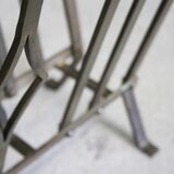 Metal magazine rack