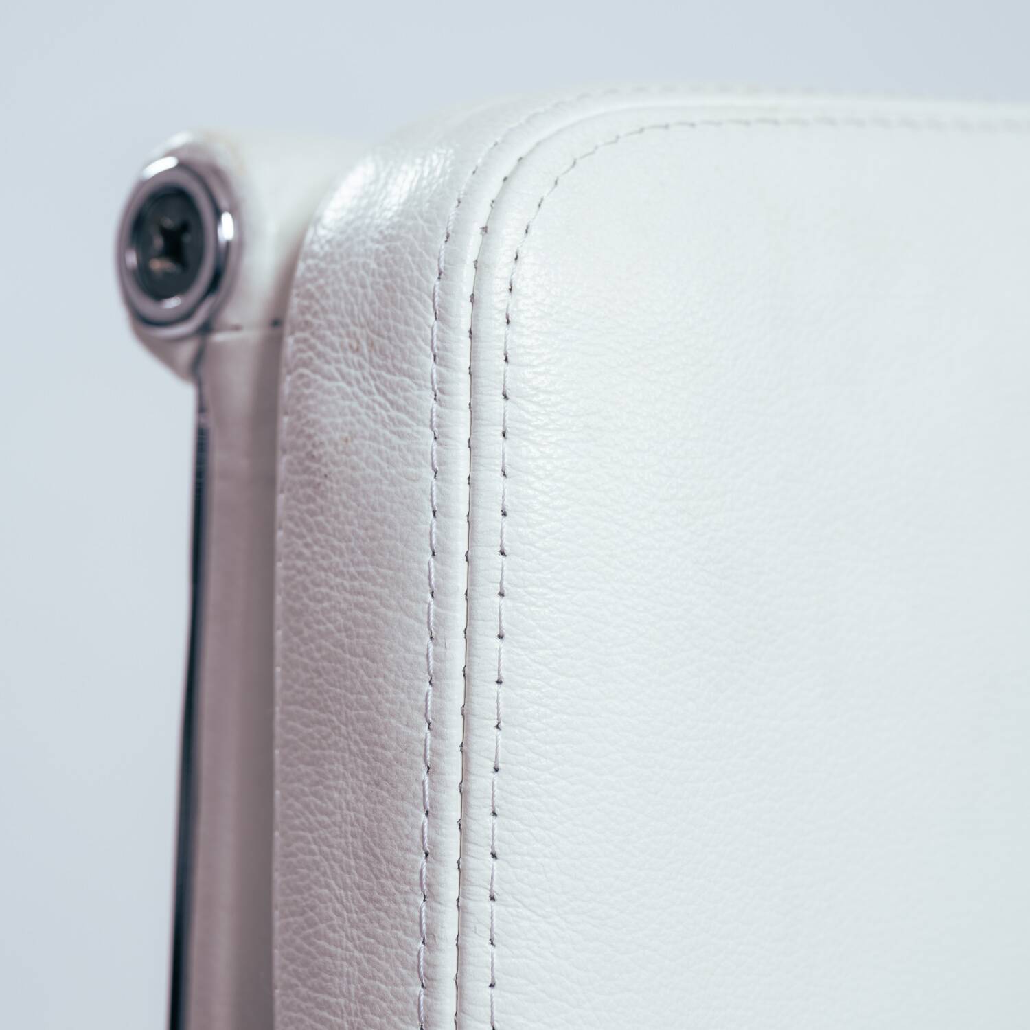 Vitra Eames EA 219 highback softpad deskchair in white leather, 1990s