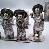 Knife holders and 2 toothpick doors.