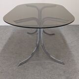 Table ovale italienne en métal chromé tubulaire et verre fumé, années 60-70