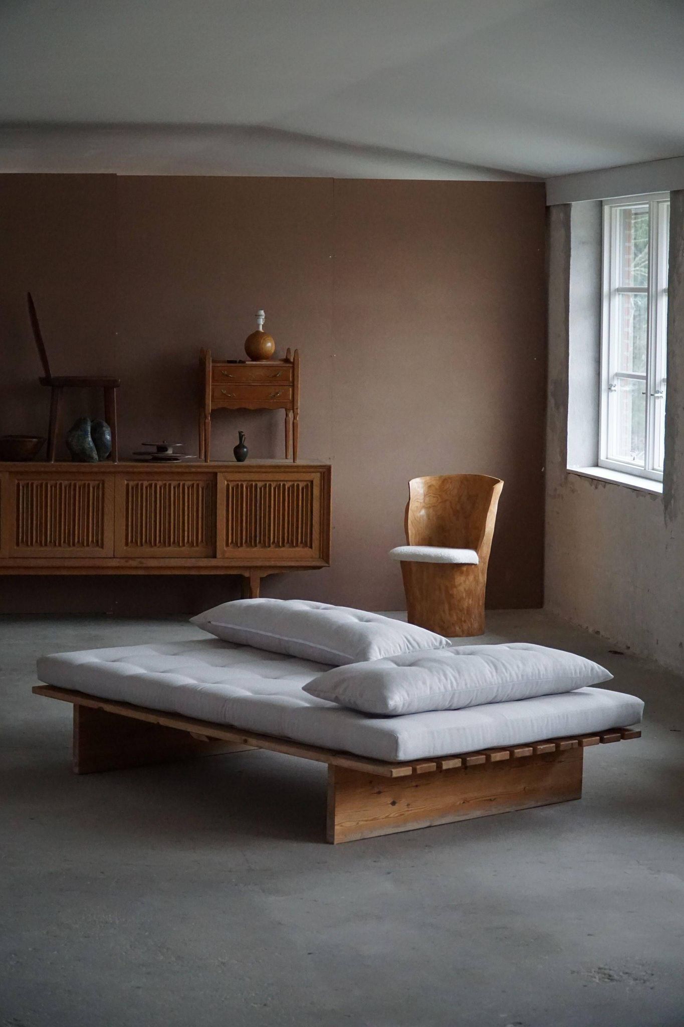 Modern Danish daybed, reupholstered, made of pine, by Nyt i Bo, 1970s.