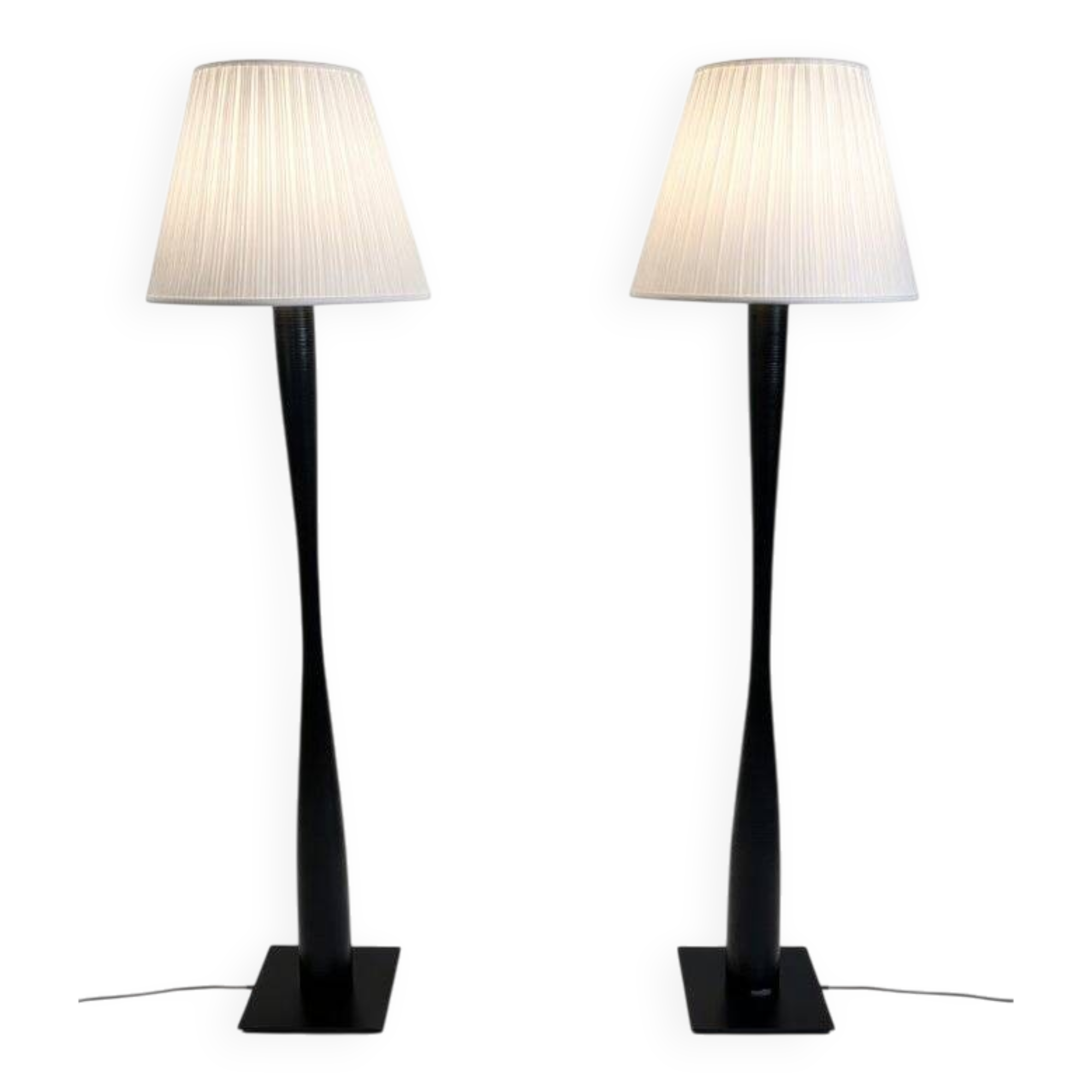 Paire de grands lampadaires Casamilano – Design italien contemporain