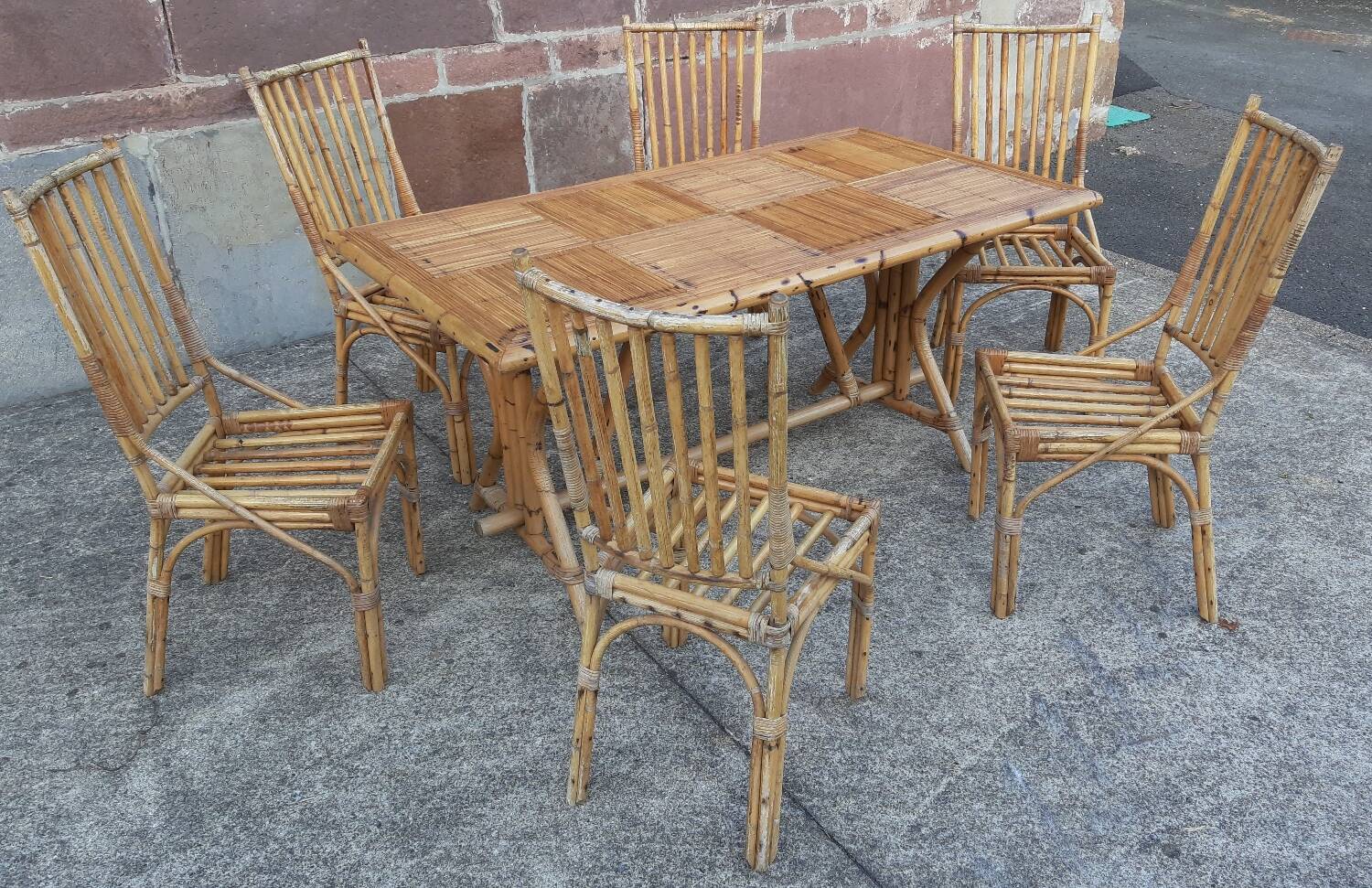 Table and 6 chairs made of bamboo and rattan