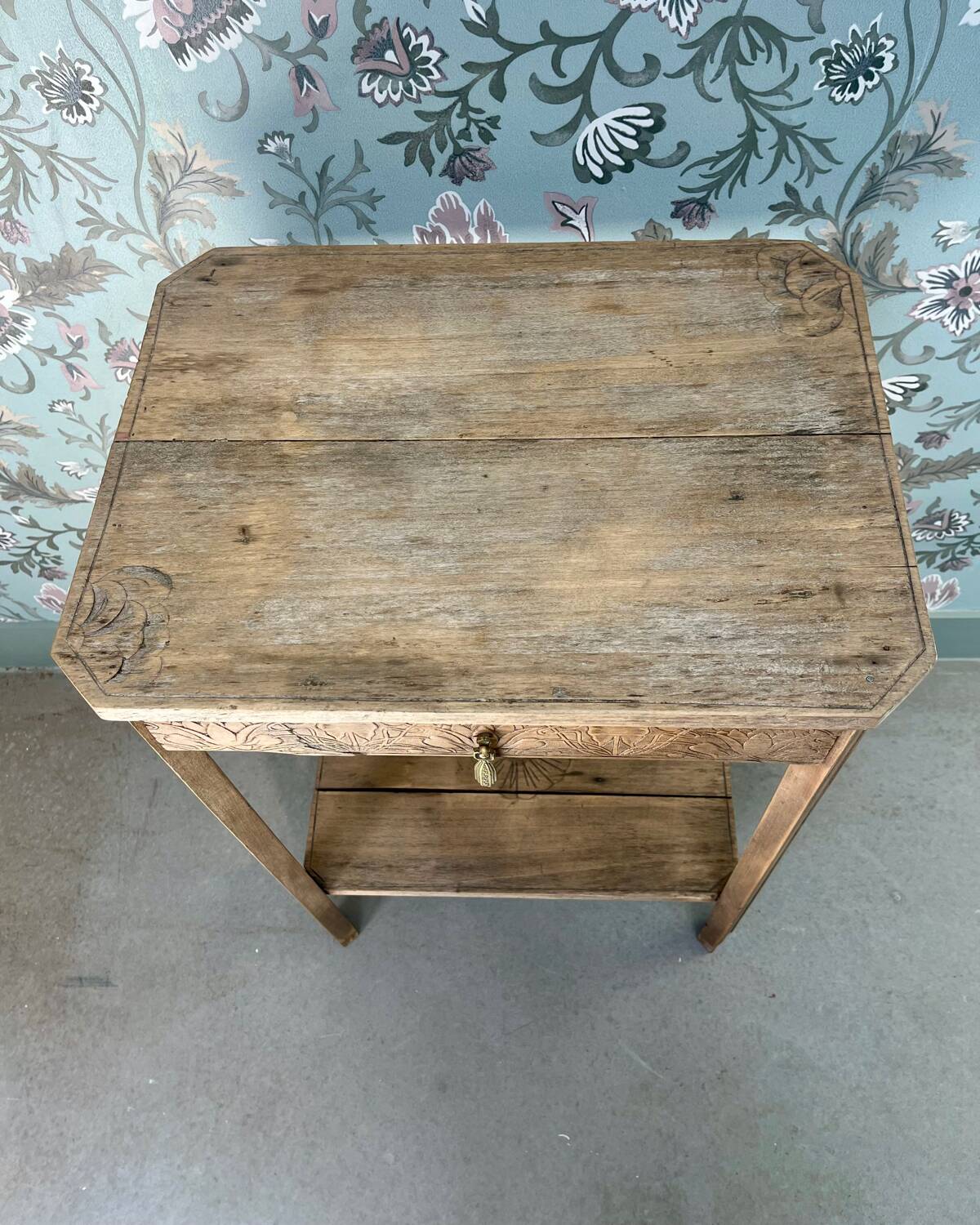 Art Deco console / side table