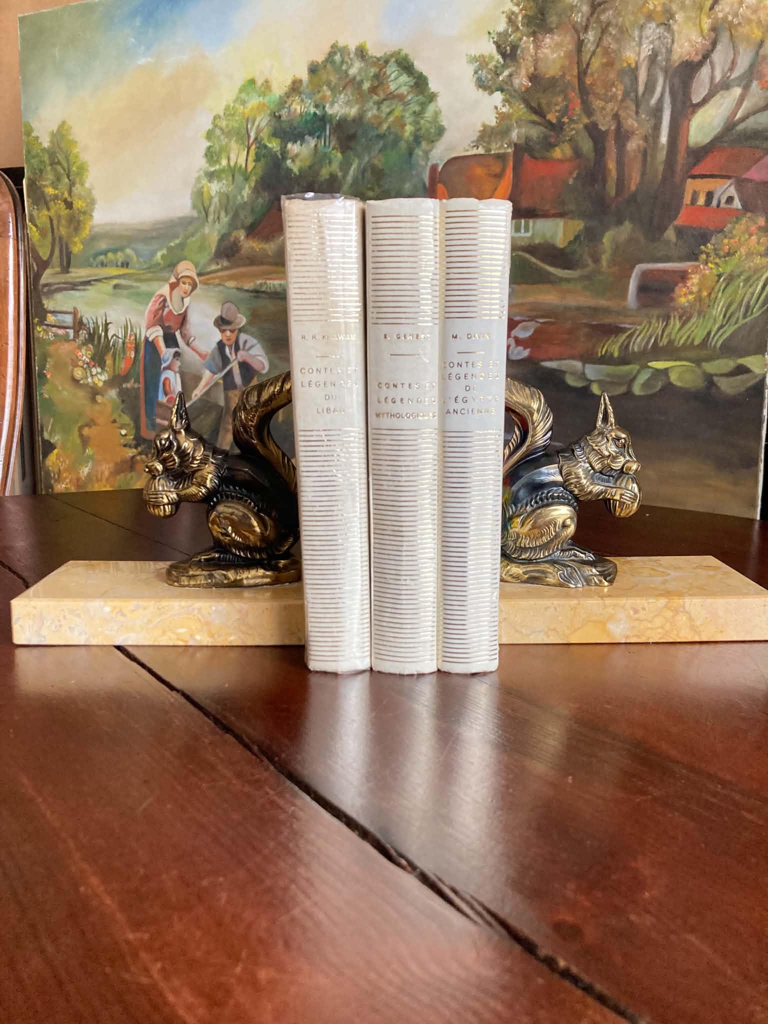 Squirrel bookends