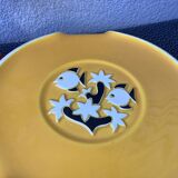 Vallauris trivet with aquatic decoration