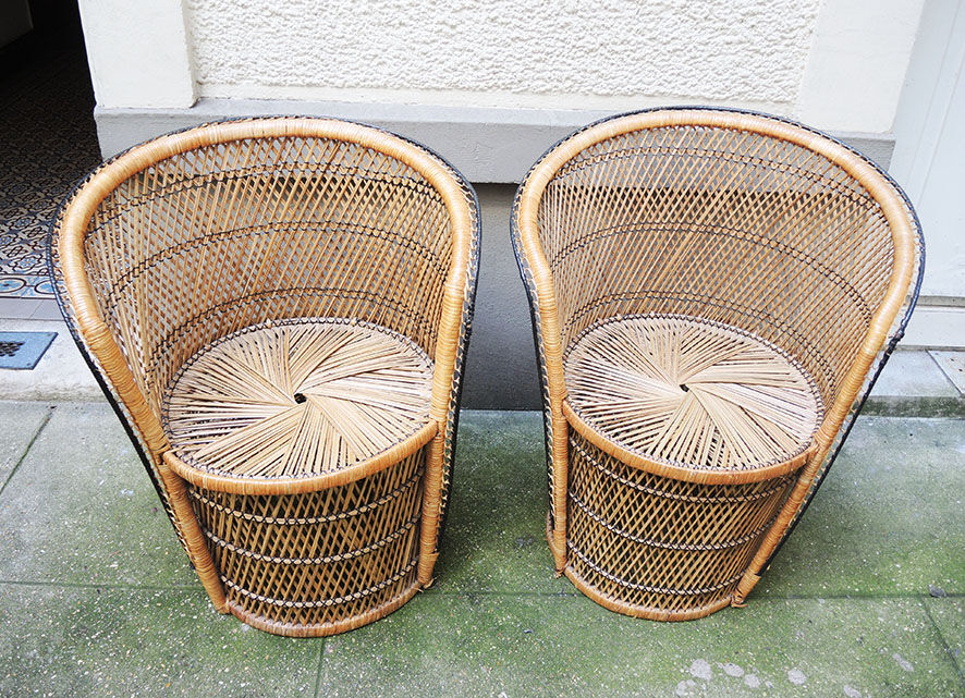 2 old armchairs 'Emmanuelle' in wicker