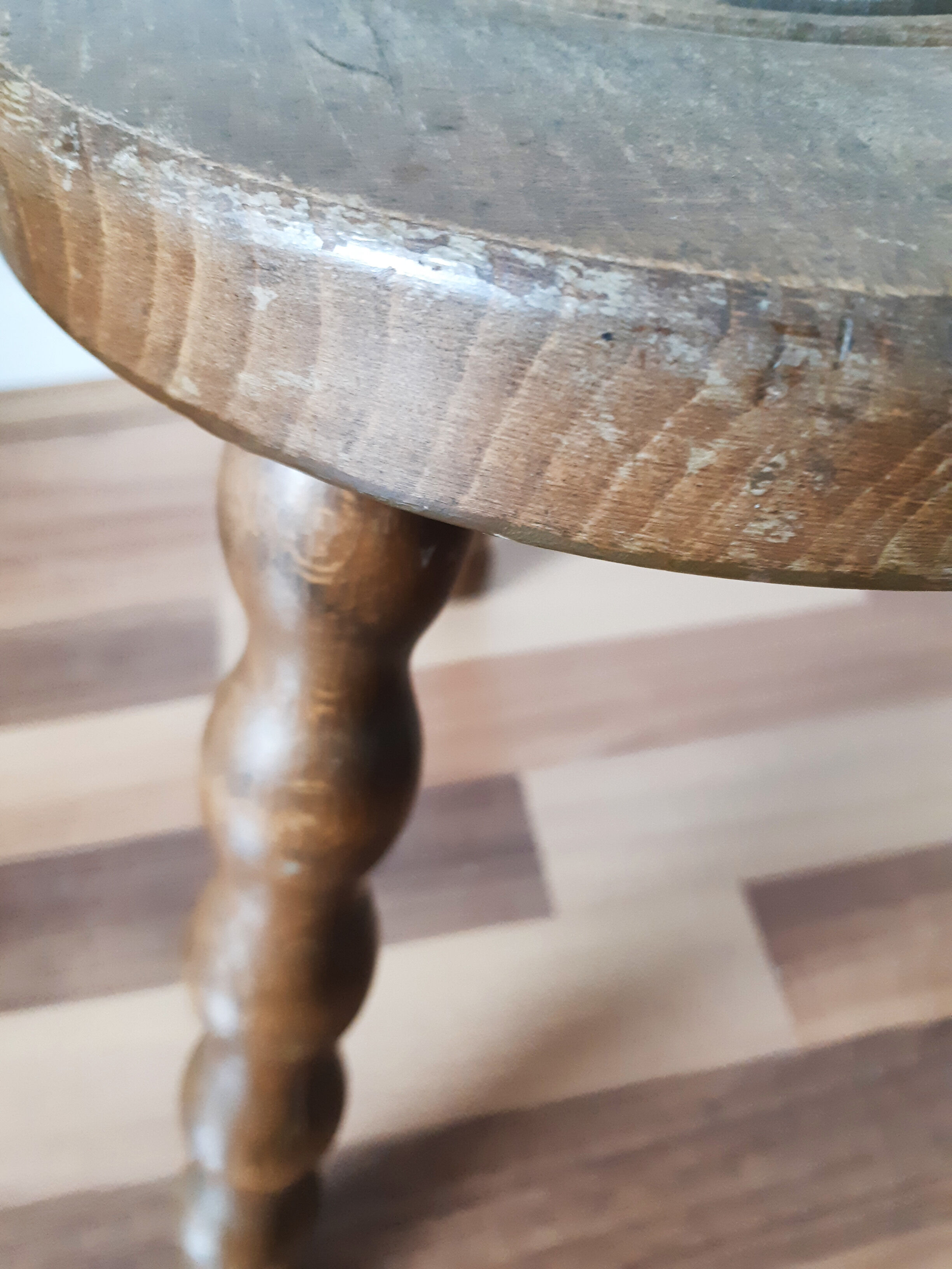 Vintage round milking stool , solid wood , tripod , 50s