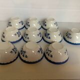 10 anciennes tasses faïence fleurs bleues pochoir