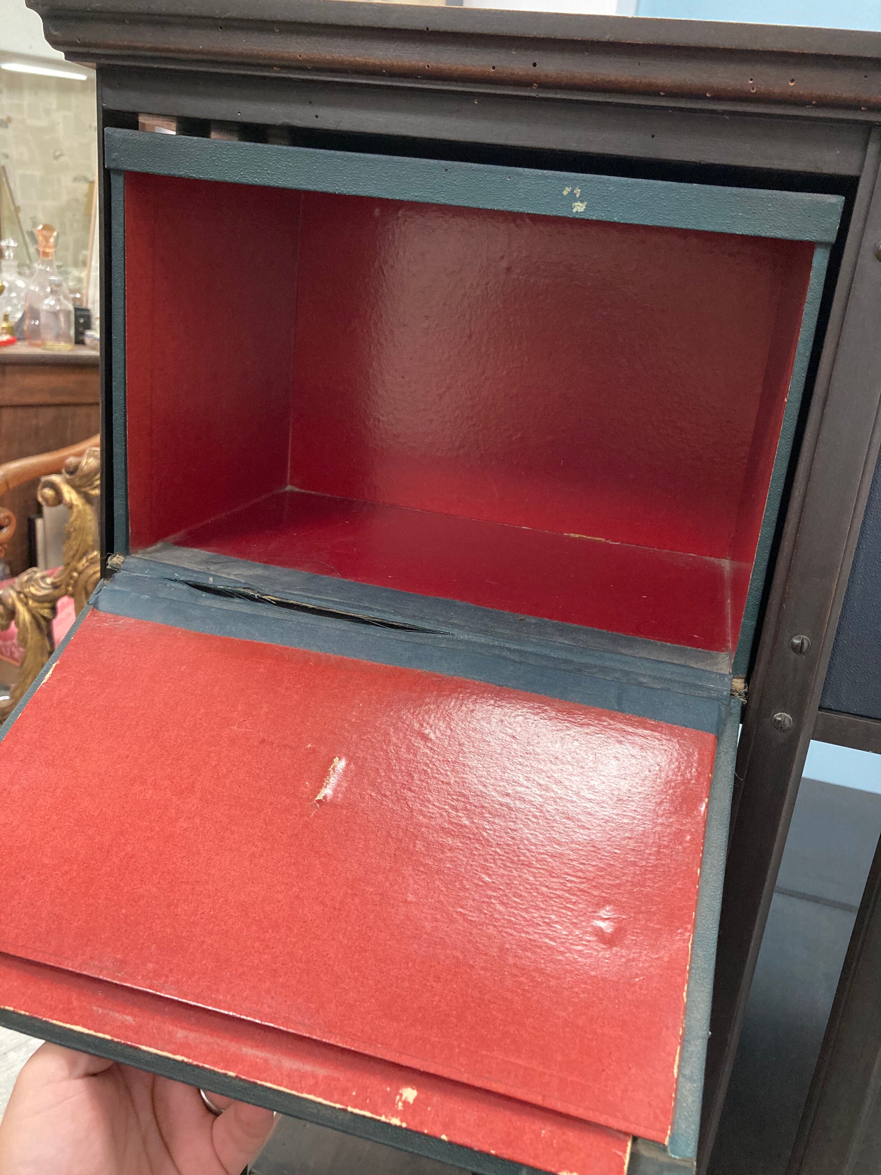 Terquem Revolving Library