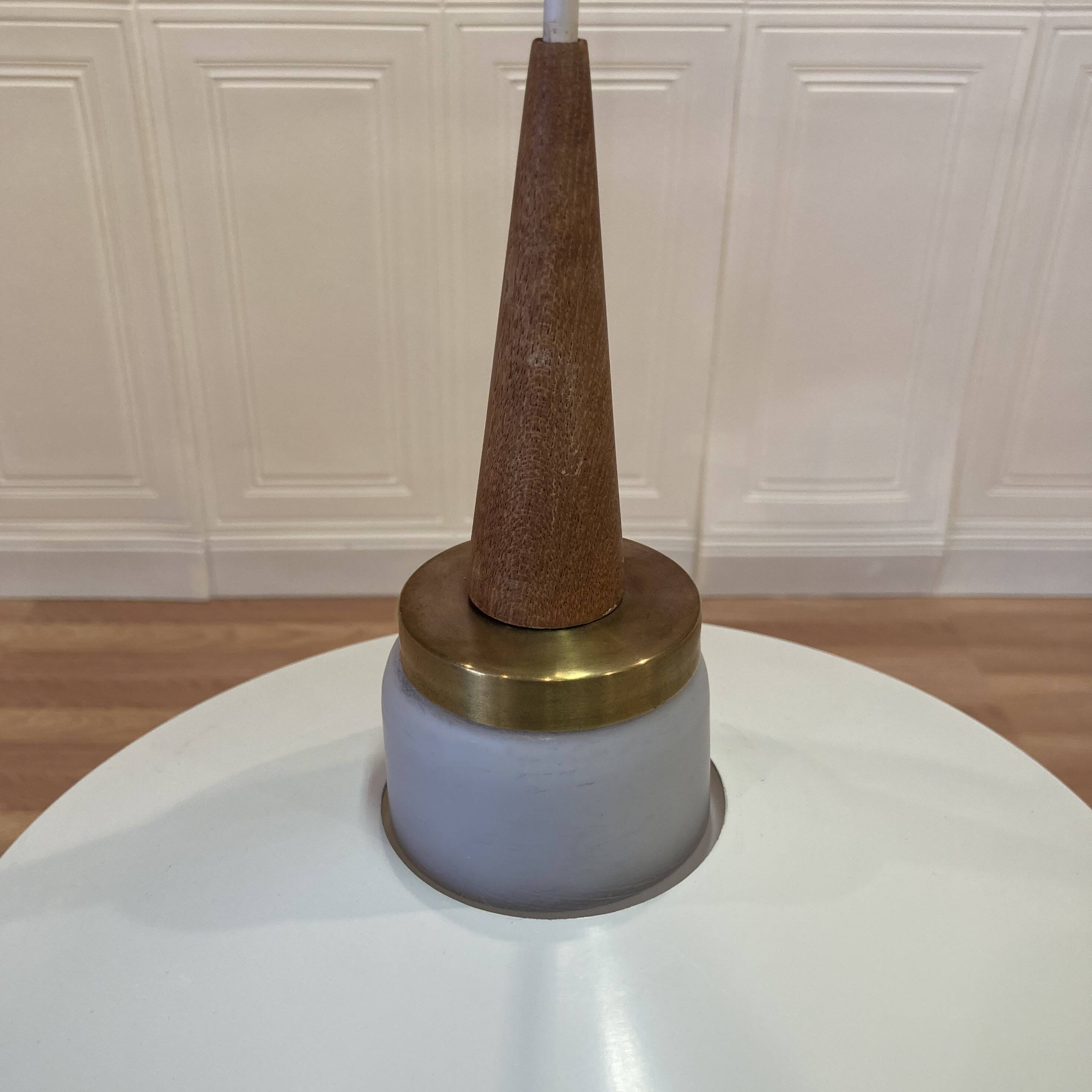 Scandinavian suspension design 1950 metal and opaline.