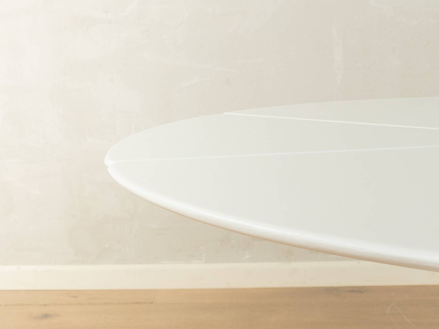 Wonderful Tulip coffee table from the 1970s