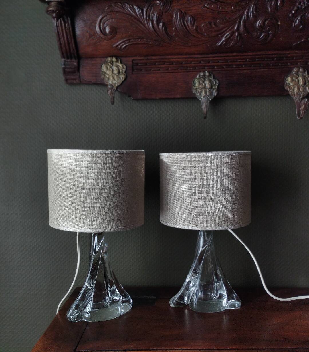 Pair of table lamps - Twisted transparent glass bases from the 1950s - Hemp shades