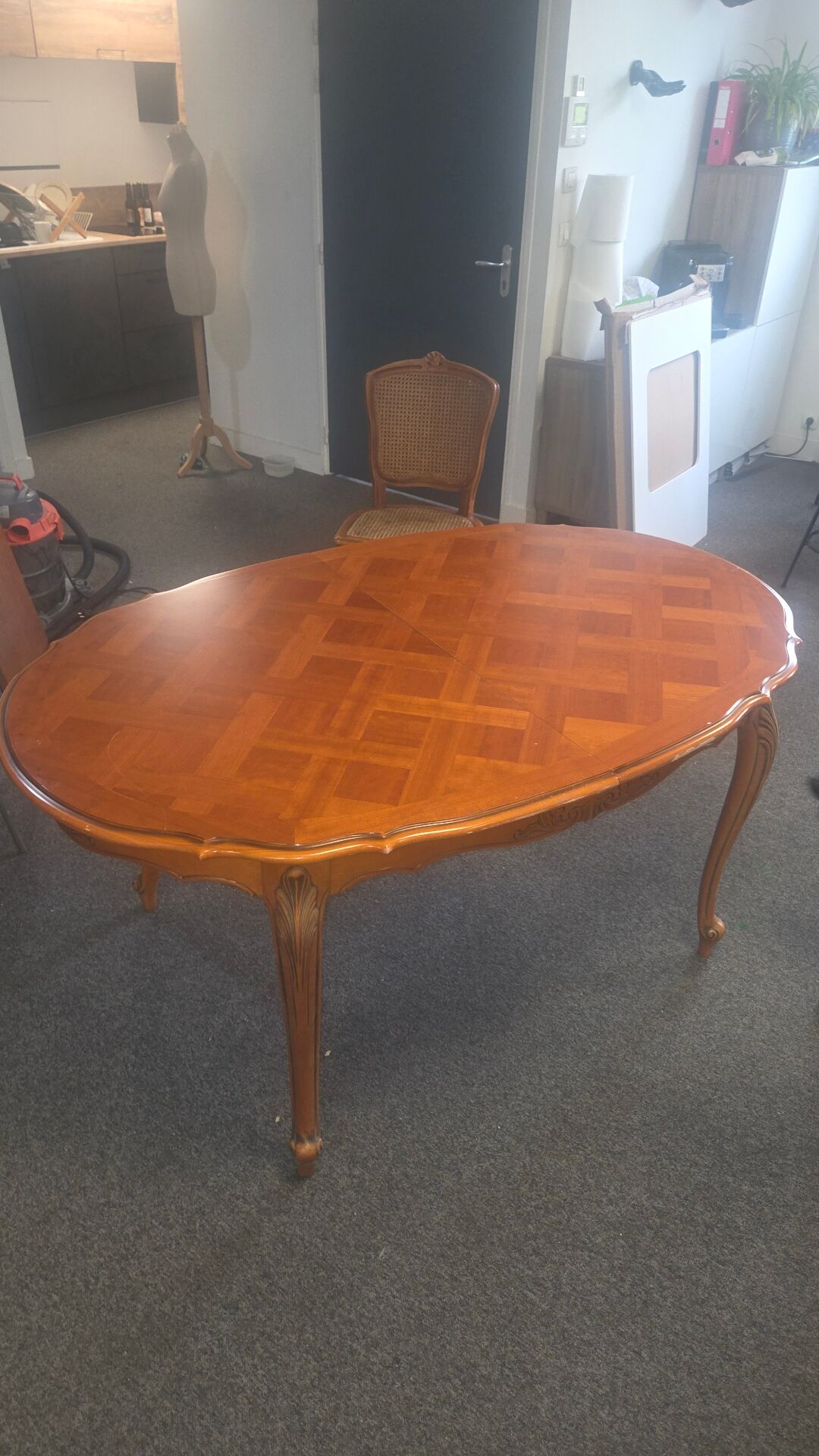 Louis XV extendable table + 6 chairs