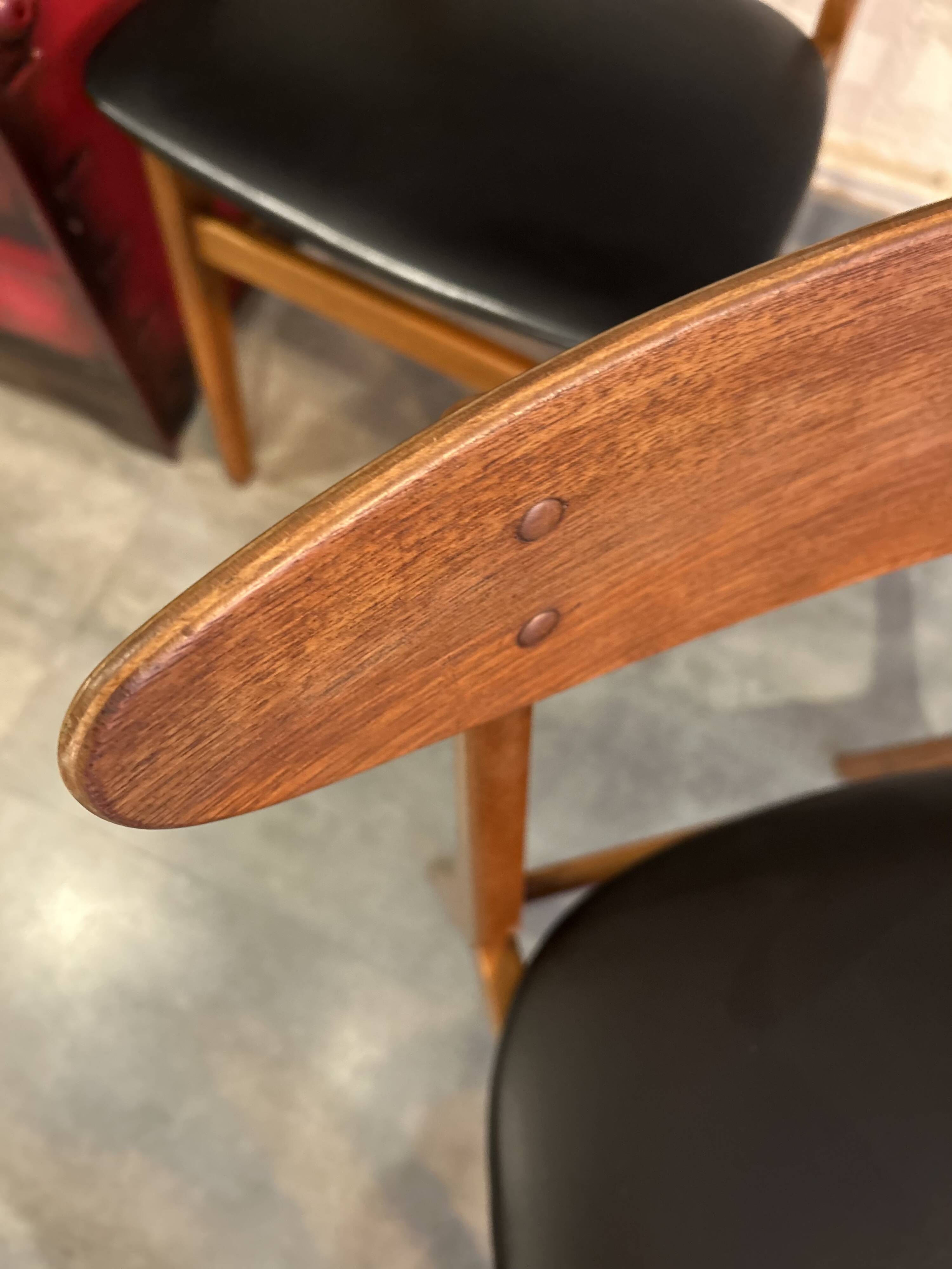 Pair of Danish Scandinavian chairs from the 1960s