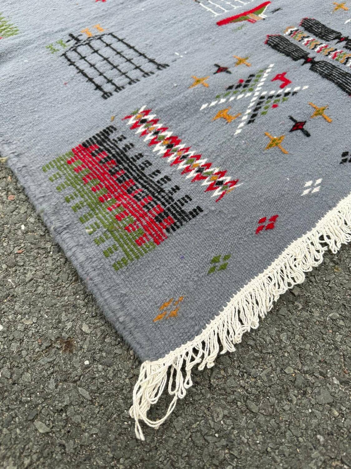 Handmade kilim rug