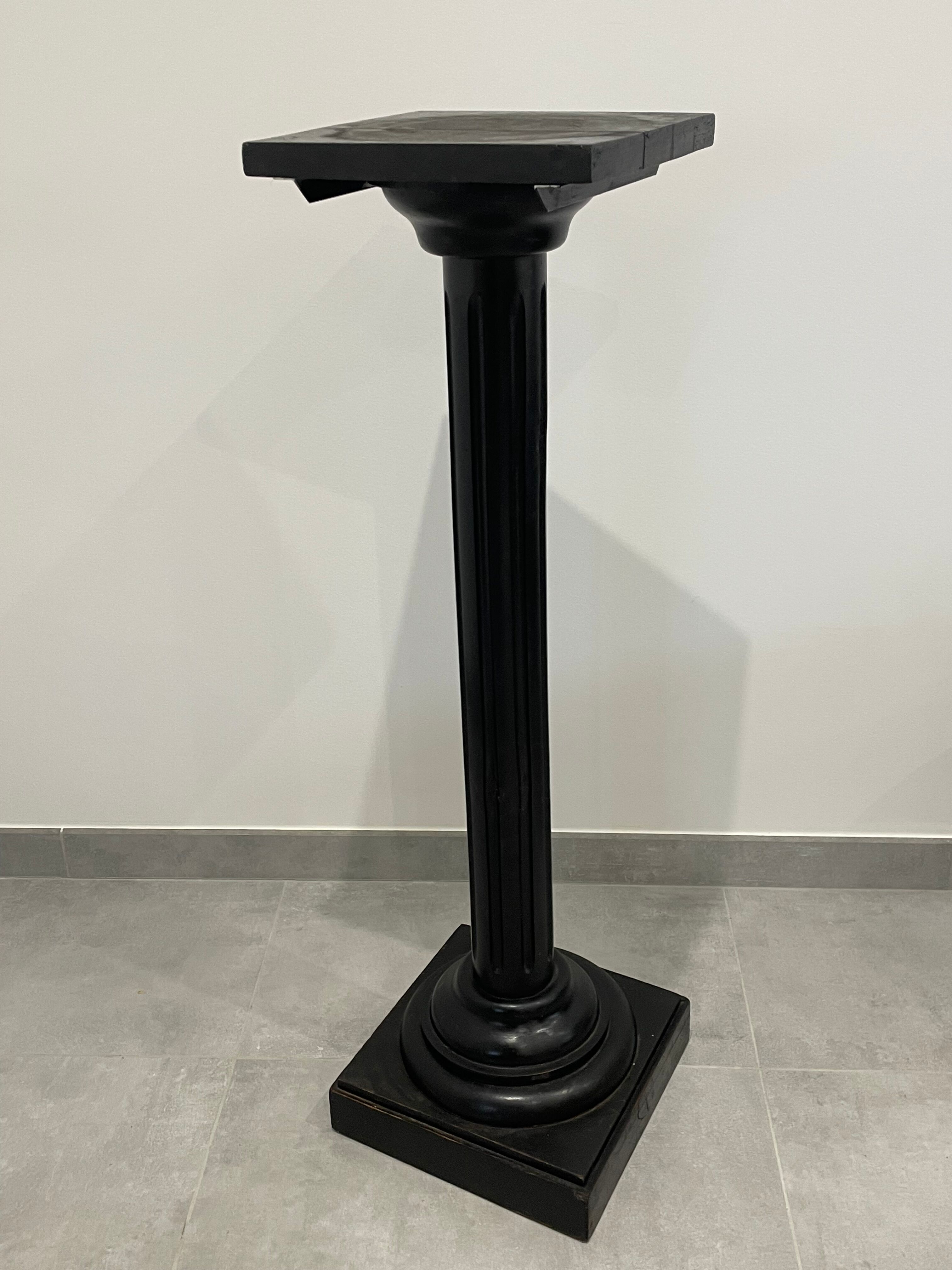 Nineteenth century black wooden fifth wheel column Napoleon III