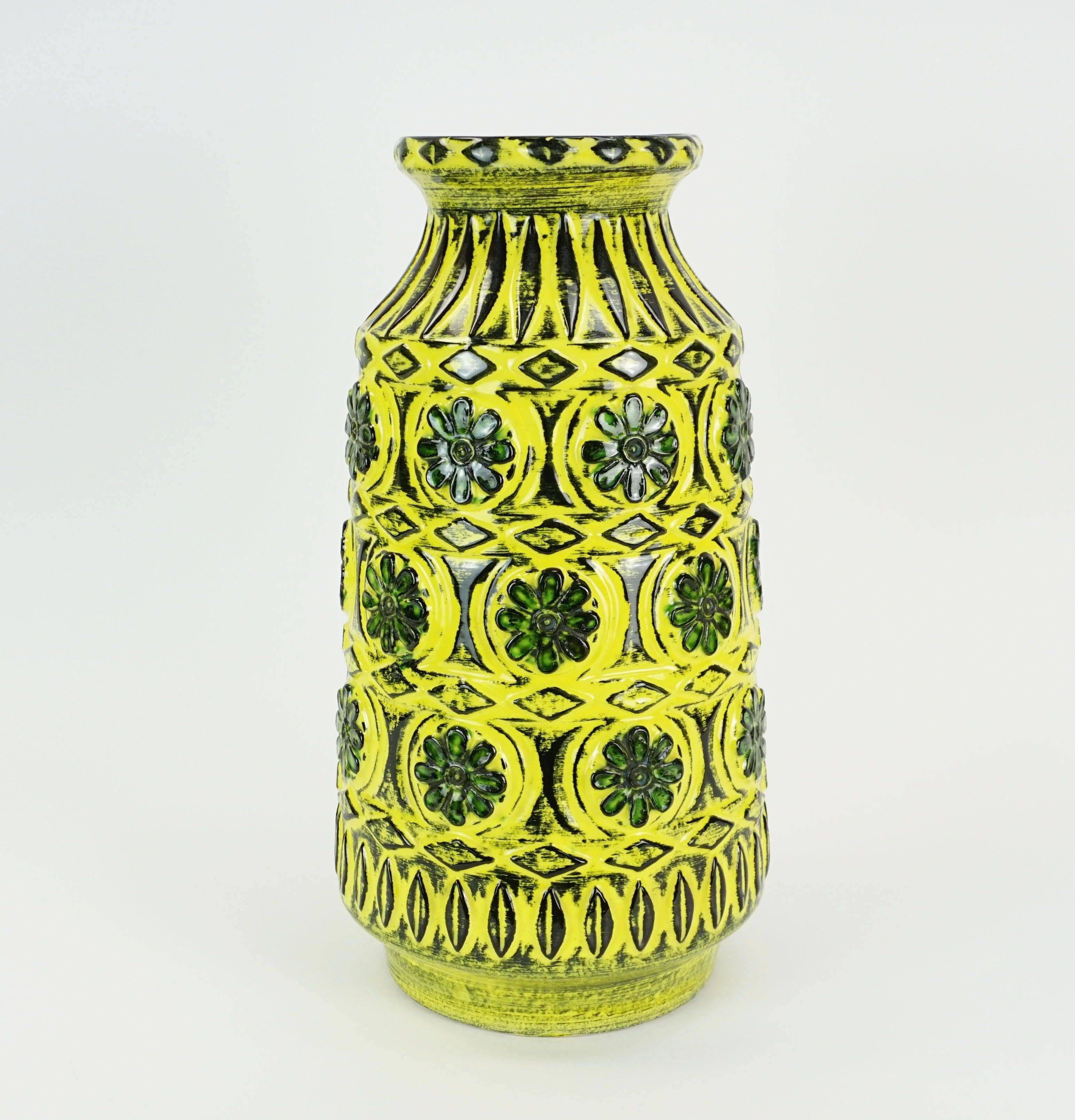 1960s bay keramik vase relief flower decor green yellow black model 76 40