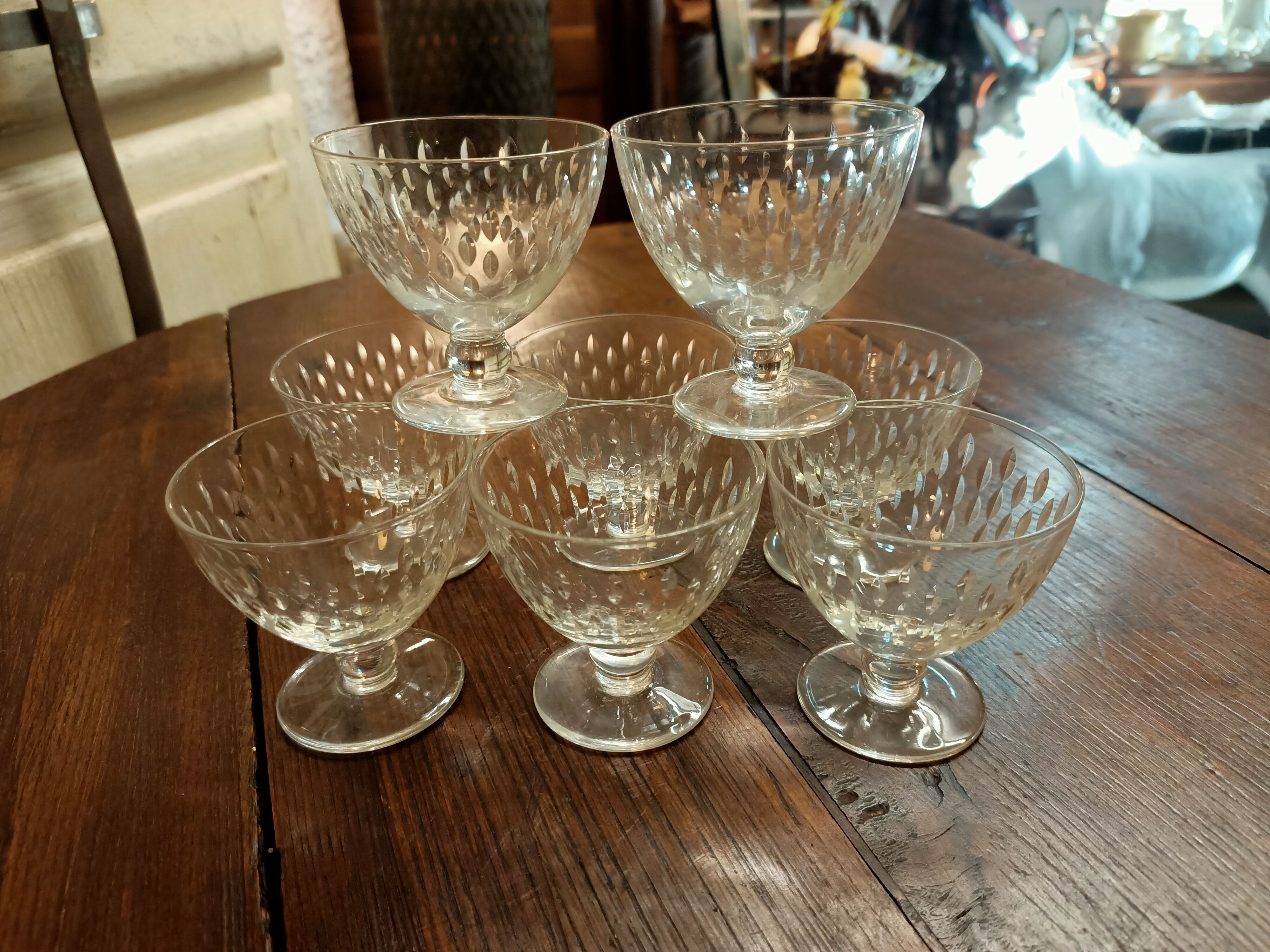 8 glasses Baccarat drops of water