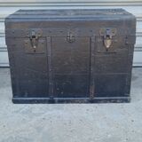 Old trunk lavolaille Paris