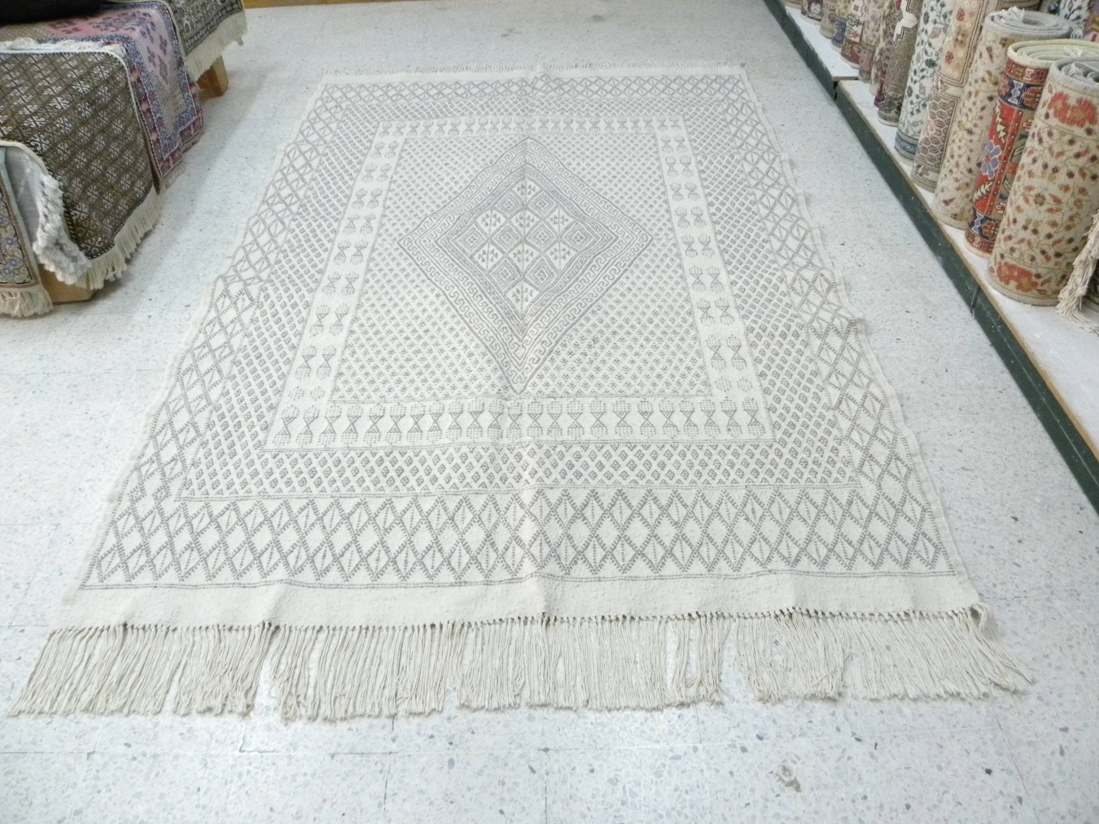 Authentic Nomadel Berber wool kilim rug Tunisian Margoum Beige Grey