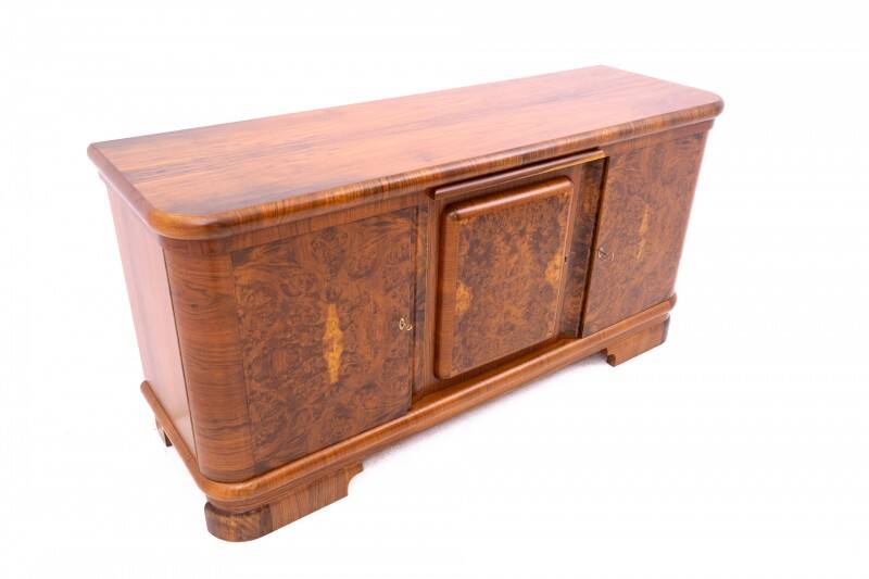 Grande commode Art déco, Pologne, années 1940. Après restauration.