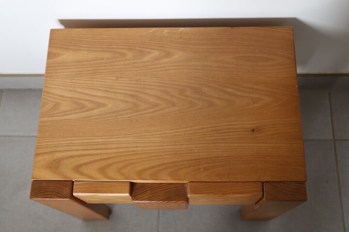 Bedside elm house Regain