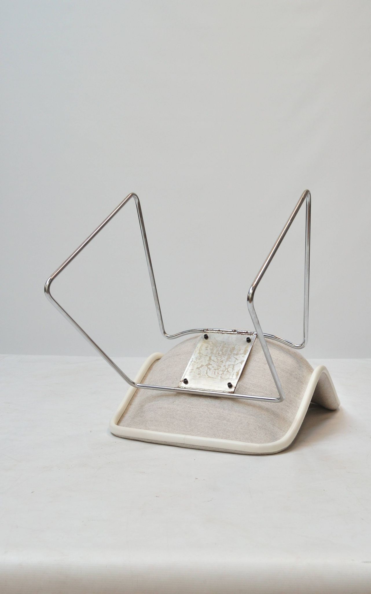 Set of 4 Spirit dining chairs by Hajime Oonishi for Houtoku/Artifort, 1970s.