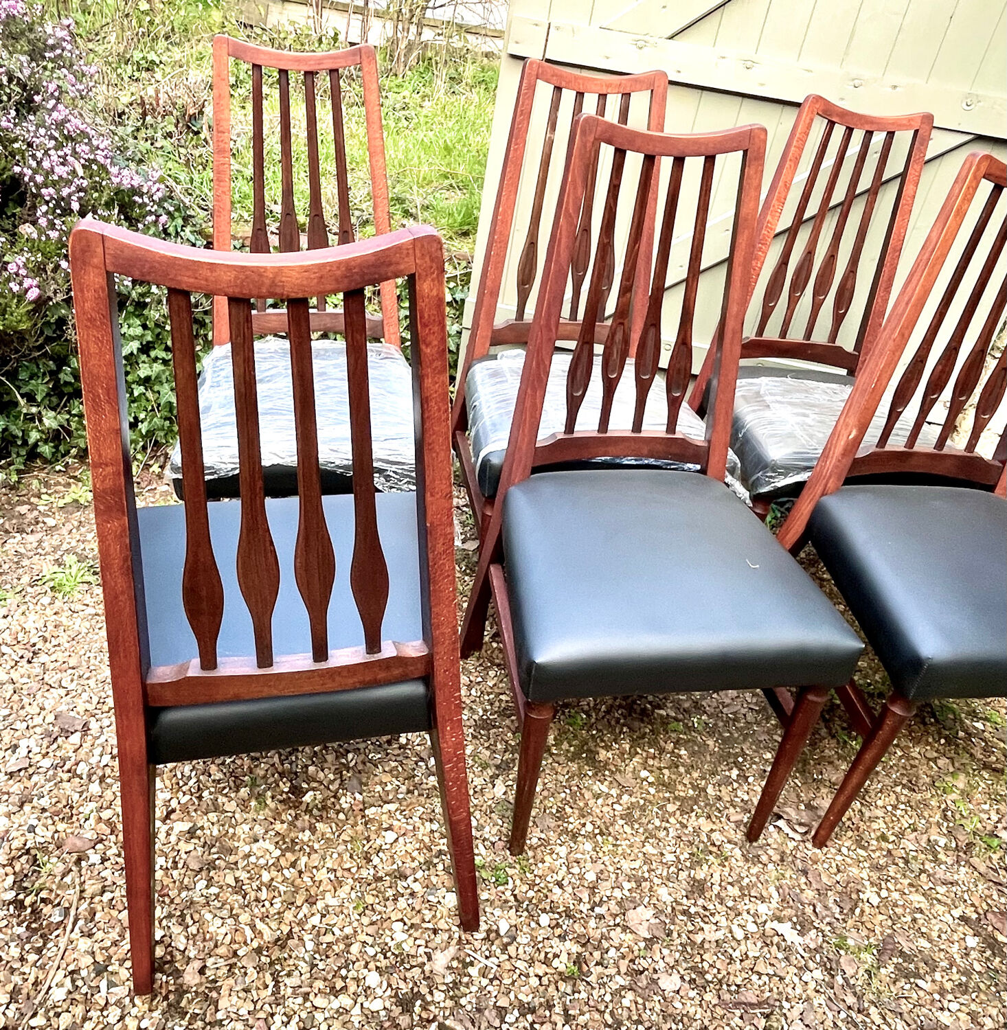 6 Scandinavian chairs