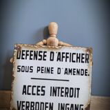 Enamelled plate defense display