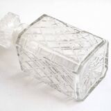 Whiskey decanter with cut sides