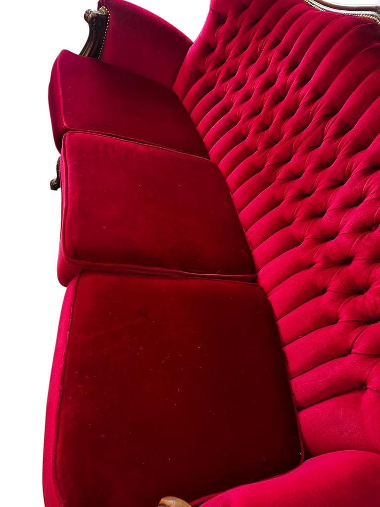 Vintage fuchsia baroque canapé / three-seater / sofa