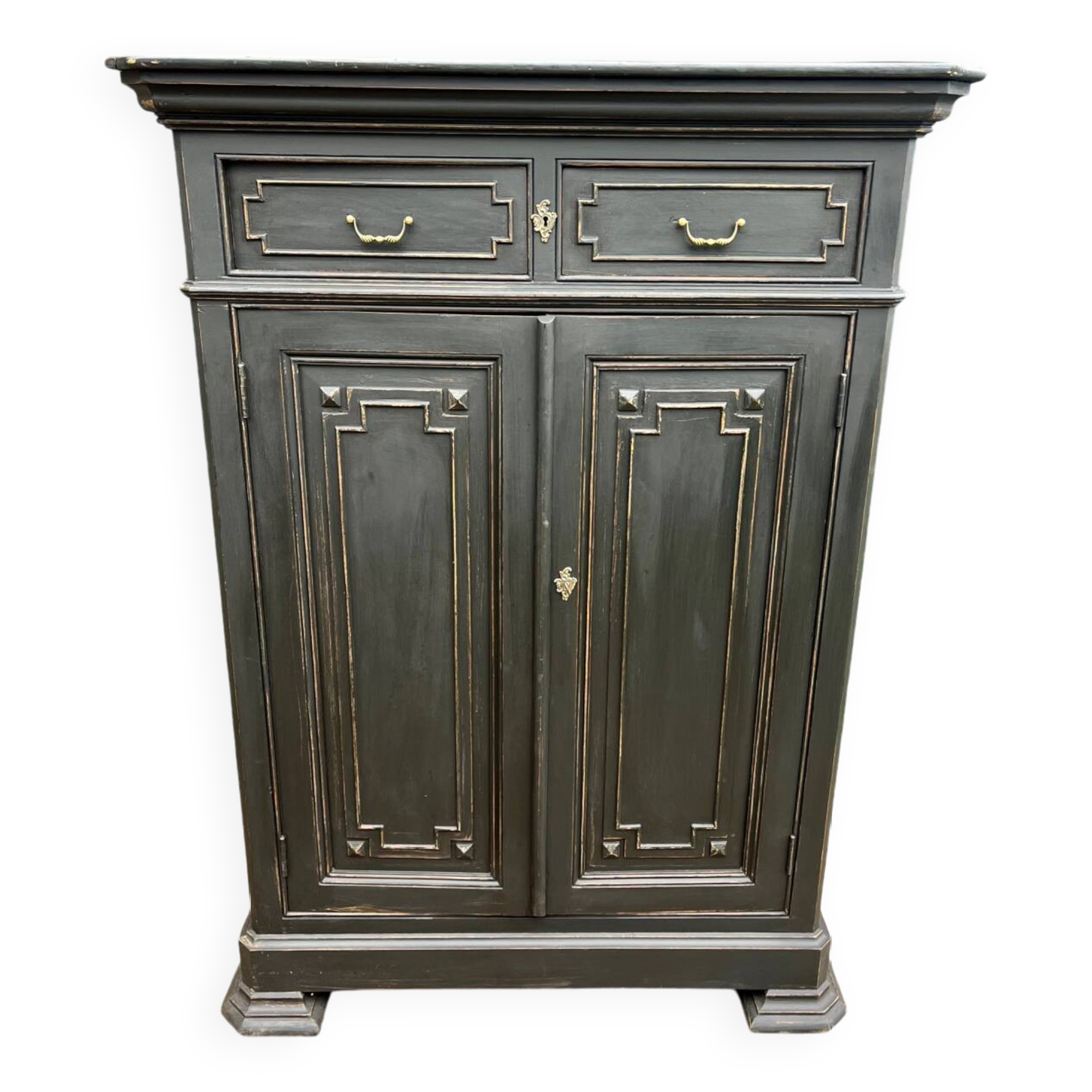 Three-quarter furniture