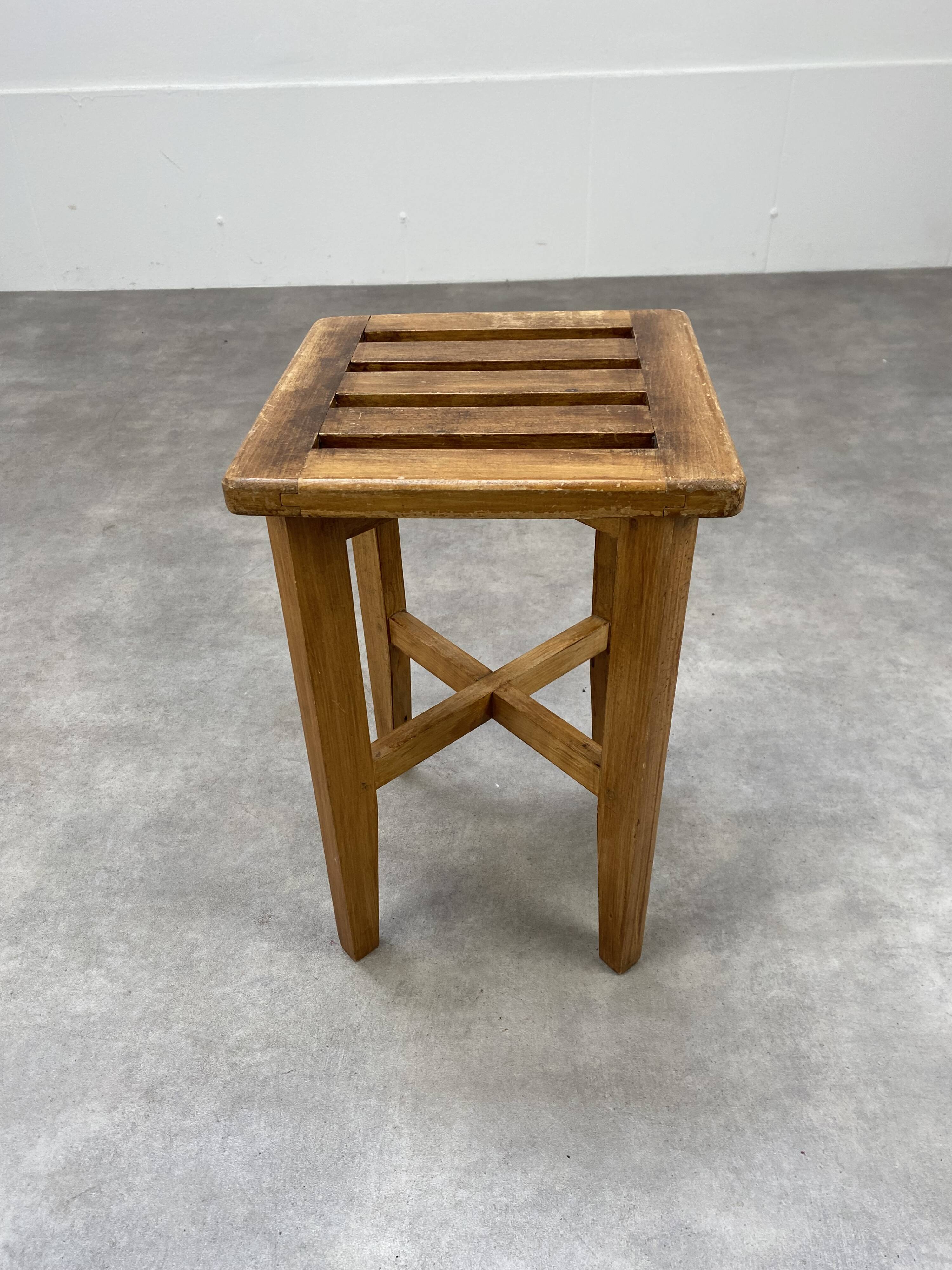 Stool reconstruction 50s with wooden slats