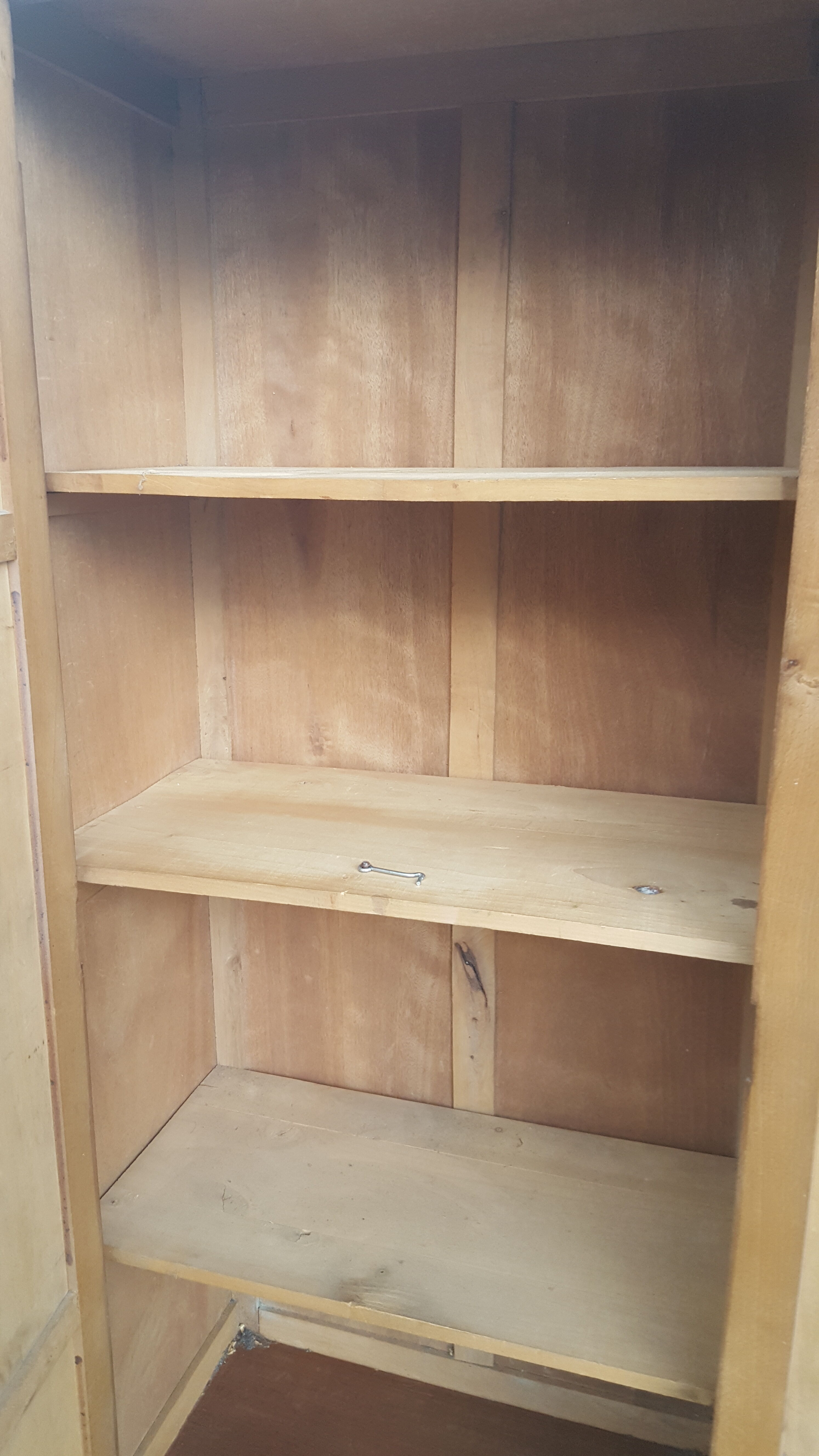 Mint-coloured parisian wardrobe