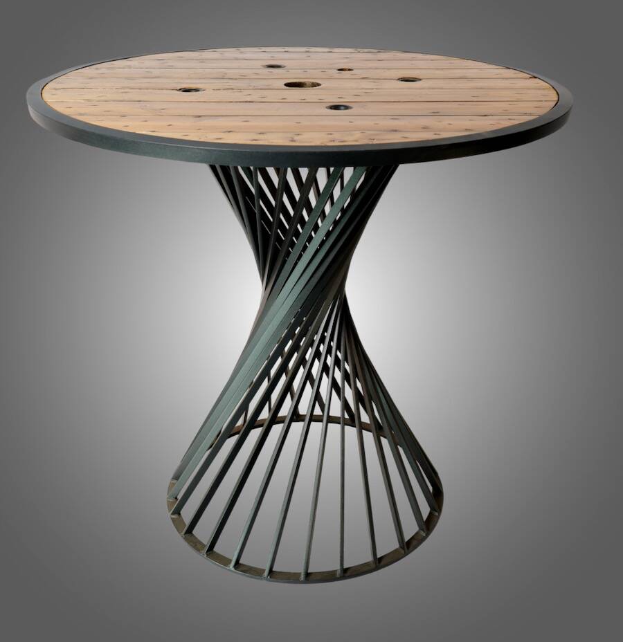 Mange debout piètement fer époxy