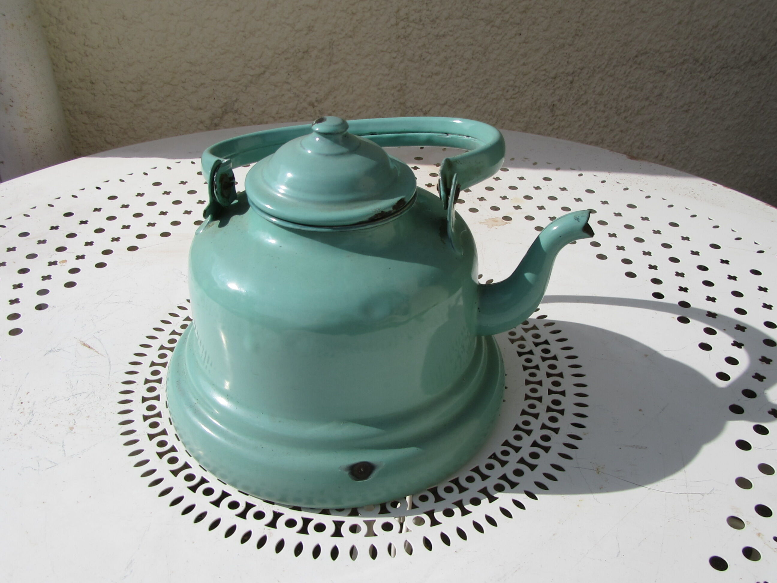 Light green kettle