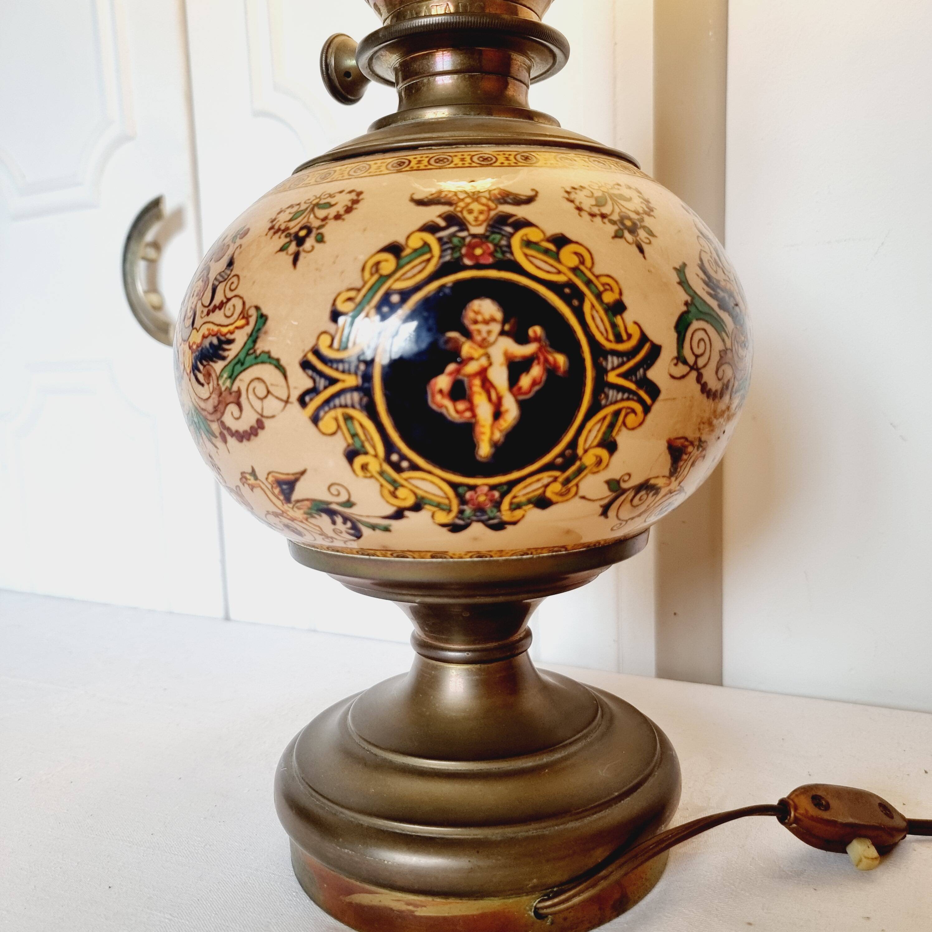 Electrified oil lamp in bronze and hand-painted Gien earthenware